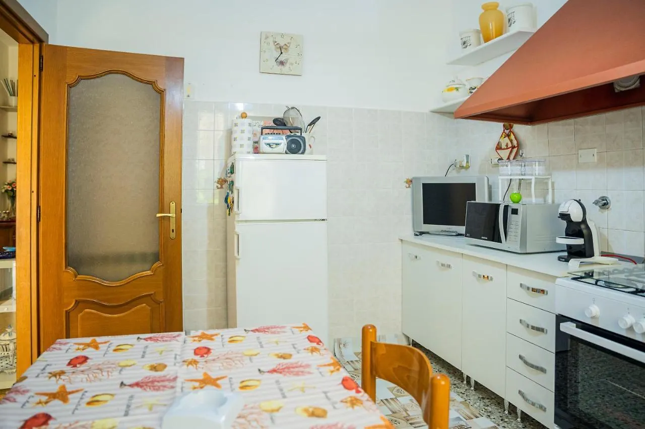 058 - Villa Tassani Vista Mare, 10 Minuti Dalla Spiaggia E Mare 세스트리레반떼 0*,